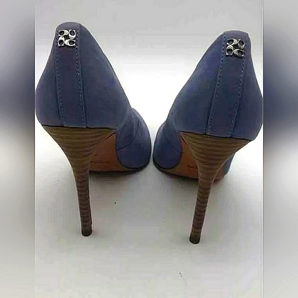 COACH Harlee Porcelain Blue Suede Leather Stiletto Heel Pump Sz 7.5 B - Picture 2 of 7
